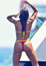 Anitta_in_bikini_on_a_boat_in_Saint_Tropez_07-18-2024__4_.jpg