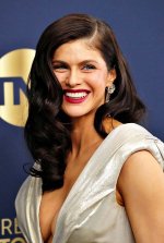 15810909_alexandra_daddario8.jpg