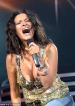 Laura-Pausini-con-Eros-Ramazotti---Volare[1].jpg