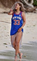 Rihanna 2.jpg