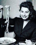 2020-05-31 20.17.16 2321522221010794393_sophialoren.jpg