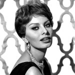 2020-05-31 20.00.46 2321513909344793693_sophialoren.jpg