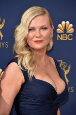 kirsten-dunst-at-emmy-awards-2018-in-los-angeles-09-17-2018-4.jpg