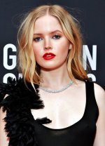 Ellie Bamber 5.jpg