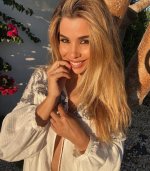 nataliaoficial-361922591_819482132787294_4041638842982488105_n.jpg