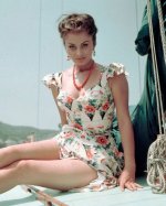 2020-05-29 11.55.09 2319819935546670129_sophialoren.jpg
