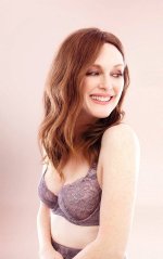 loffit-triumph-desnuda-a-julianne-moore-07.jpg