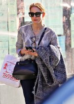 jessica-chastain-out-and-about-in-new-york-11-05-2024-4.jpg