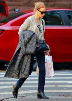 jessica-chastain-out-and-about-in-new-york-11-05-2024-5.jpg