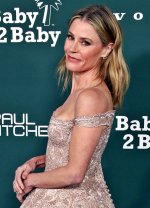 Julie_Bowen_at_2024_Baby2Baby_Gala_in_Los_Angeles_11-09-2024__11_.jpg