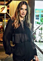 Alessandra Ambrosio 3.jpg