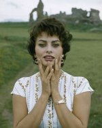 2020-05-29 05.17.11 2319619641517507923_sophialoren.jpg