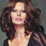 2020-05-28 22.42.43 2319421102491436446_sophialoren.jpg