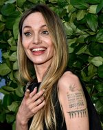 Angelina Jolie 2.jpg