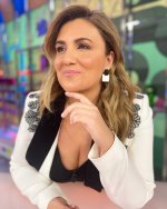 semana-sabemos-de-donde-es-la-blazer-mas-elegante-de-carlota-corredera-1.jpg