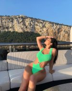kyliejenner_66799006_370063027011989_7530396914633460458_n.jpg