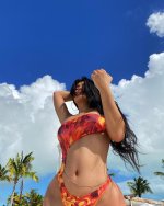 kyliejenner_71529111_2883496275066405_816783194616040138_n-d.jpg