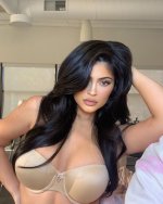 kyliejenner_72895213_124147245381129_7925913800959175520_n.jpg