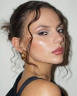 DafneKeen.jpg