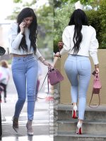duda-Kylie_Jenner_Easter_church.jpg