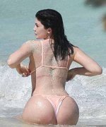 7-Kylie-Jenner-2.jpg