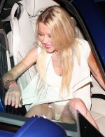 tara-reid-082119.jpg