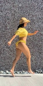 kourtneykardash_109085063_181680503312737_908837486045355157_n-edit.jpg