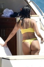 14571562_zz3-kourtney-dd.jpg