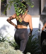 ee035e18cff274f0dd2a11fe1dd5de84-kourtney-dd.jpg