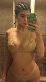kylie-1182102.jpg