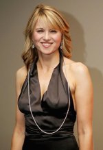 14406087_lucy-lawless-01.jpg
