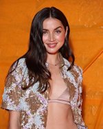 ana_d_armas_2023-10-03 - Cx8F5XVuVbK_3.jpg
