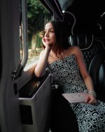 ana_d_armas_2023-01-13 - CnWwUauu9sl_4.jpg