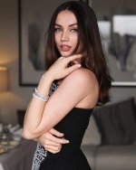 ana_d_armas_2023-01-11 - CnSk-76Ote4_1.jpg