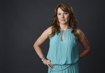 14406089_lucy-lawless-03.jpg