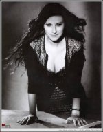 4880080_laura_pausini_vanity_fair_n_46_2006_phgian_paolo_barbieri_03_122_306lo.jpg