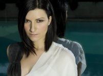 4667392_34984_6pc8zbi3fo_laurapausini_kennethwillard2009_05_123_568lo.jpg