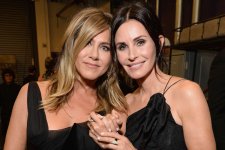 Jennifer-Aniston-Courteney-Cox-.jpg