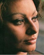 2020-05-27 05.29.43 2318176403891766936_sophialoren.jpg