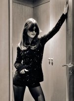 daisy_edgar-jones_-_harper-s-bazaar_at_gucci_fashion_show_at_milan_fashion_week_february_2025_...jpg