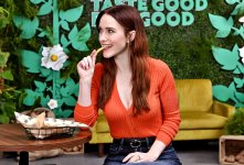 Rachel Brosnahan 1.jpg