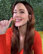Rachel Brosnahan 2.jpg