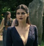 Alexandra Daddario - Mayfair Witches 2x7 (5).jpg