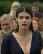 Alexandra Daddario - Mayfair Witches 2x7 (7).jpg