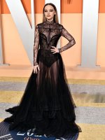Dove Cameron 2.jpg