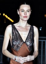 Camille_Rowe_at_Grand_Diner_du_Louvre_in_Paris_03-04-2025__22_.jpg