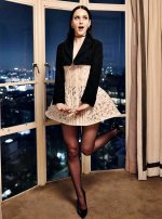 Rachel Brosnahan 1.jpg