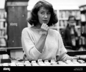 cal-br-1984-helen-mirren-fecha-1984-k3mbj9.jpg