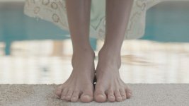 Ona-Carbonell-Feet-3855565.jpg