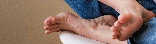 Ona-Carbonell-Feet-6470371.jpg